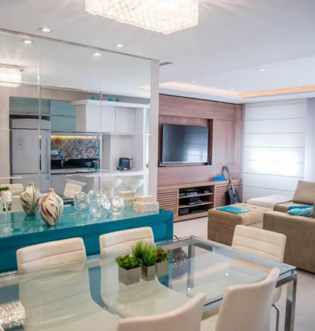Como usar buffet e espelhos na decoração da sala de jantar